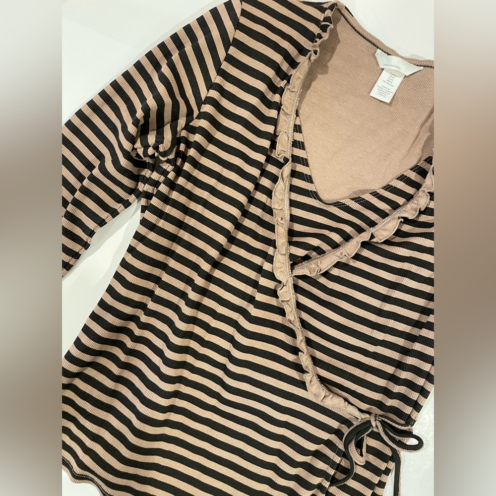 🤰 NWOT NURSING TOP H&M